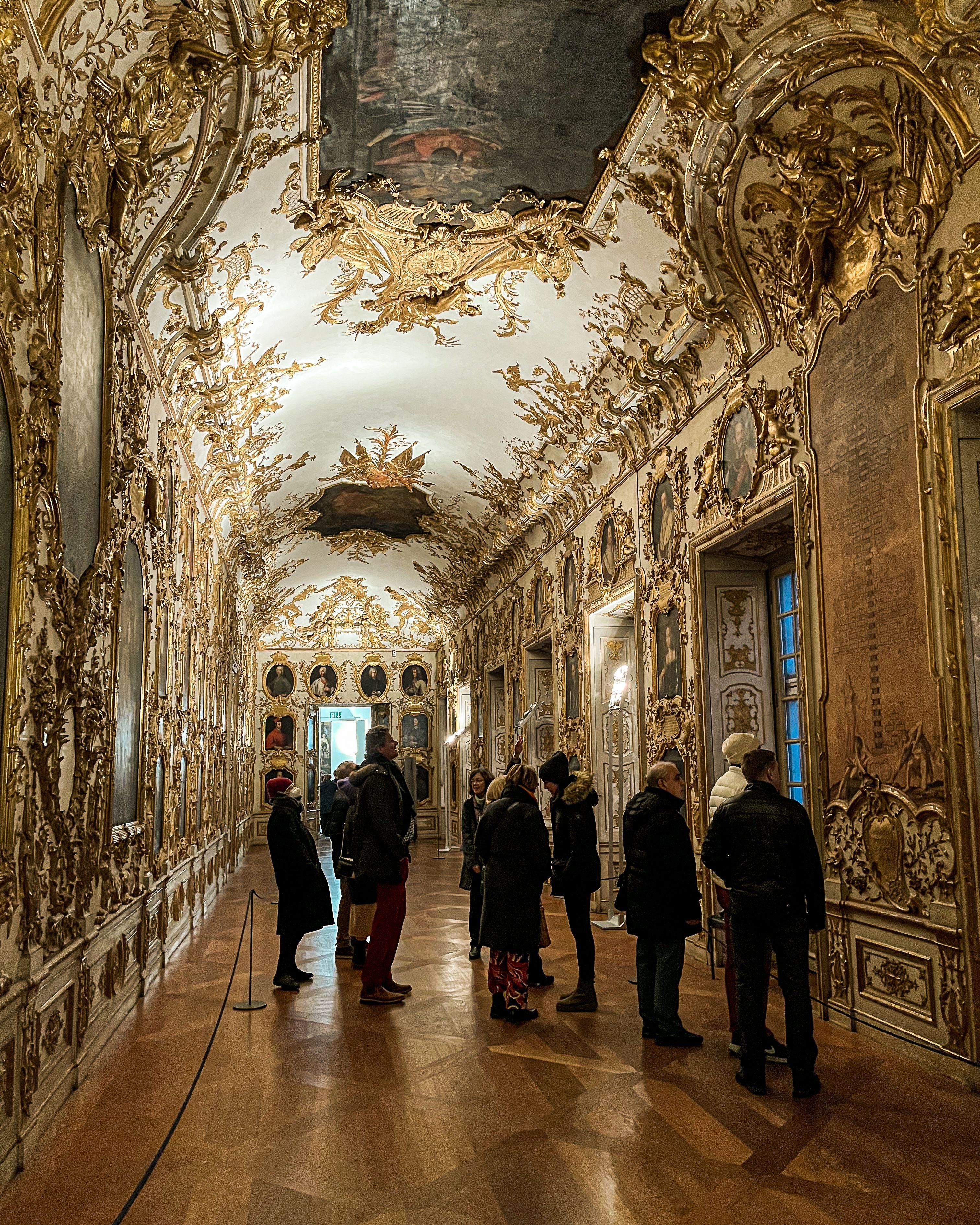 Schloss Flur Foto.jpg